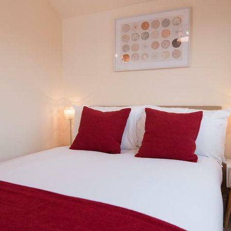 The Wellington - Ideal For Professionals Burton-upon-Trent Exterior photo